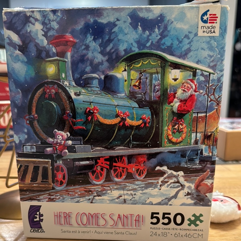 Here Comes Santa! Puzzle - 550 Pieces - Multicolor